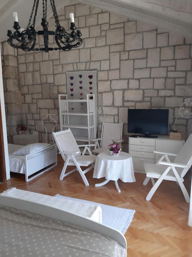 Apartment Lila Garden Bol Luaran gambar