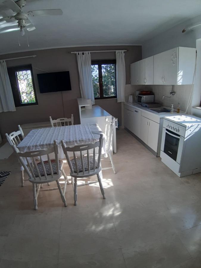 Apartment Lila Garden Bol Luaran gambar