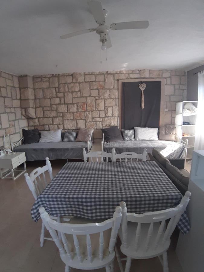 Apartment Lila Garden Bol Luaran gambar