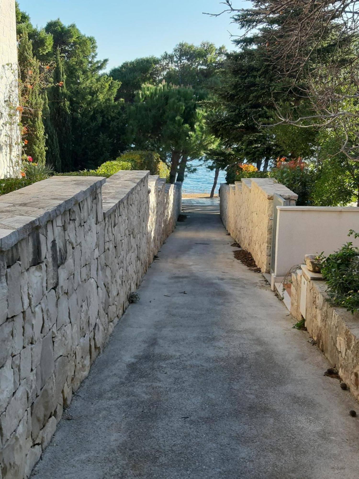 Apartment Lila Garden Bol Luaran gambar
