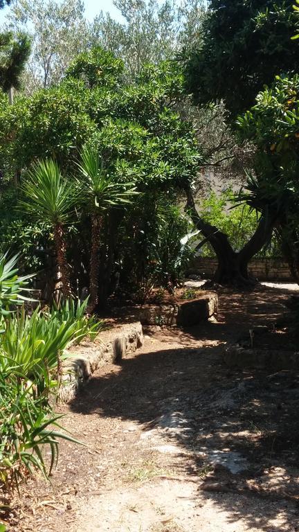 Apartment Lila Garden Bol Luaran gambar